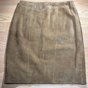 Chic Tan Suede Pencil Skirt